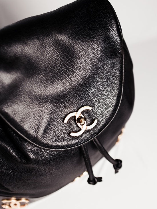 RARE VINTAGE 90S CHANEL CAVIAR BACKPACK main image 4